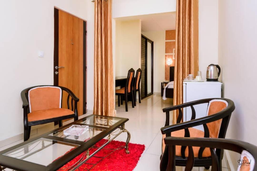 Serena Hotel Douala Exterior photo