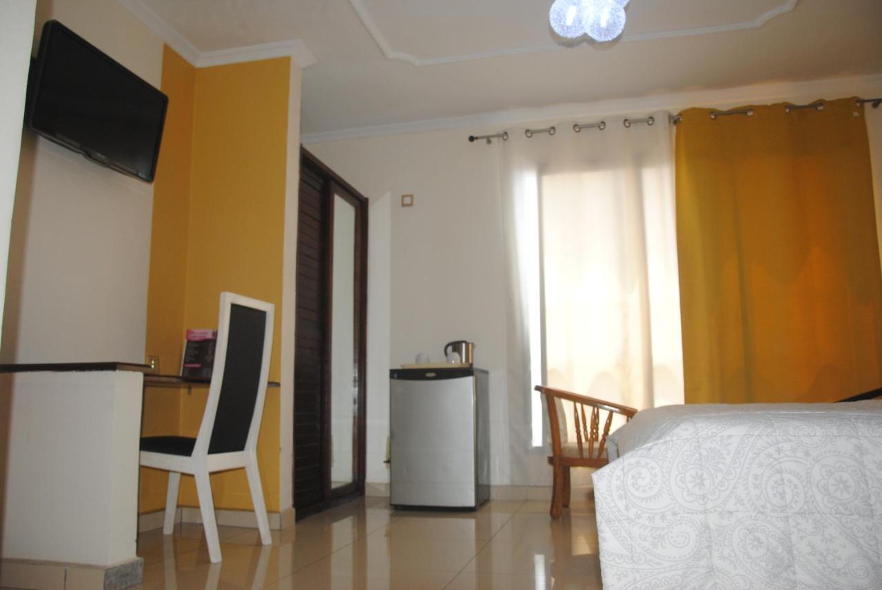 Serena Hotel Douala Exterior photo